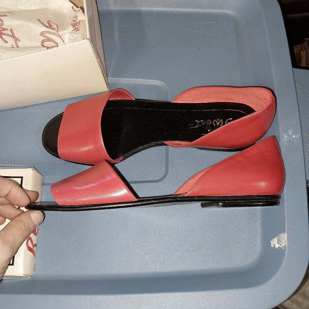 Vintage 9 West Women's Rosanne Red Open-Toe Flats NEW